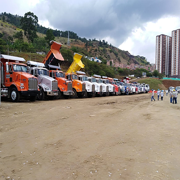 Maquinaria CAT en proyecto de Invertrans10
